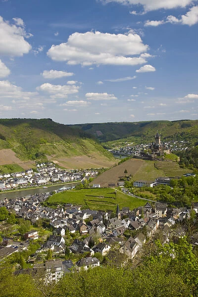 GERMANY, Rheinland-Pfaltz, Mosel River Valley, Cochem. High vantage town view