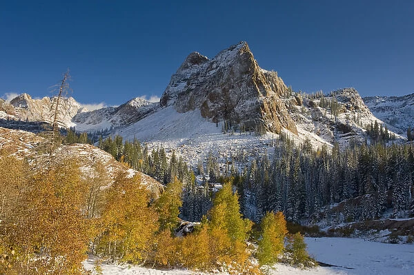 LaKe Blanche Trail and Sundial Peak, early fall snow, Aspen trees, Twin Peaks Wilderness