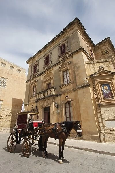 Malta, Central, Mdina, Rabat, Triq Villegaignon street, horse carriage