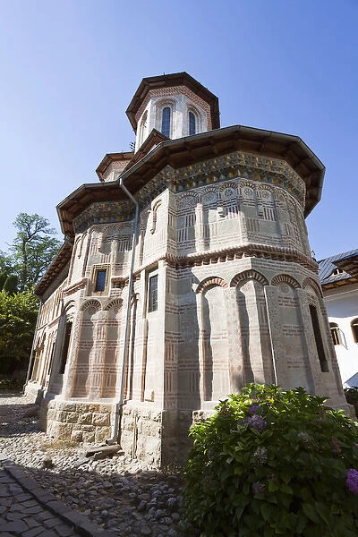 Monastery Manastirea dintr-un Lemn, a garden monastery in Wallachia, founded around 1660