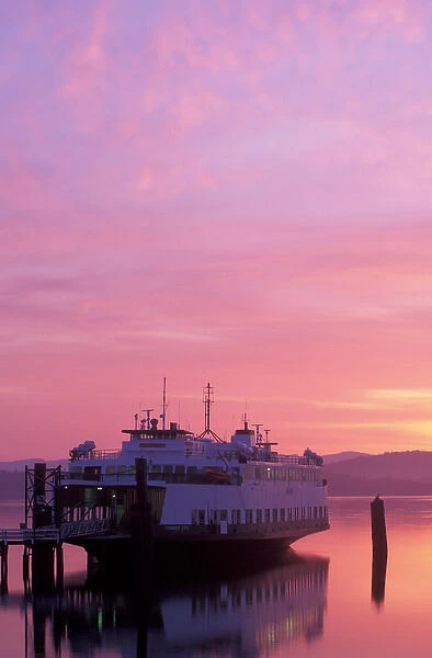 North America, USA, Washington, Anacortes. Washington State Ferry at terminal