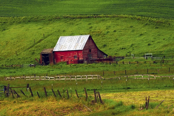 Red barn in the Palouse, Whitman County, Washington, USA
