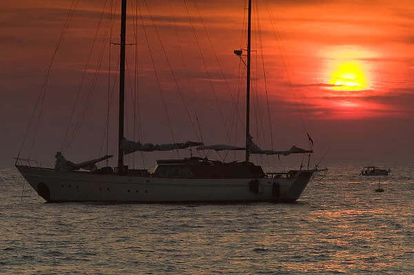 SLOVENIA-PRIMORSKA-Piran: Piran Harborfront - Yacht & Sunset