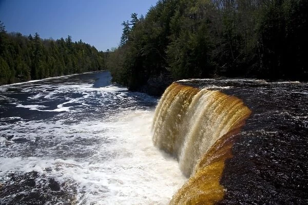 Upper Tahquamenon Falls on the Tahquamenon River in the eastern Upper Peninsula of Michigan, USA