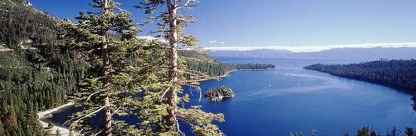 USA, California, View of Lake Tahoe and emerald Bay in morning