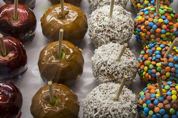 USA, food detail. Gourmet candied apples