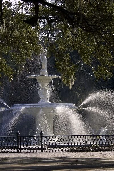 USA, Georgia, Savannah, Forsythe Park fountain, historic district