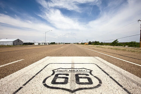 USA, New Mexico, Tucumcari, Route 66 marker on highway