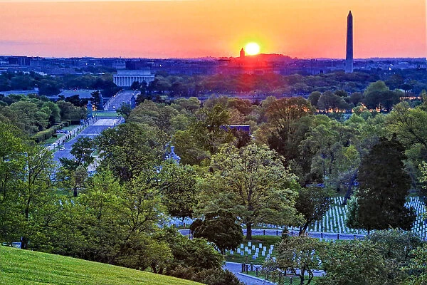 USA, Virginia, Arlington, Arlington National Cemetery at Sunrise