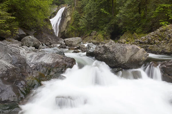 WA, Olallie State Park, Twin Falls, Lower fall on the Snoqualmie River