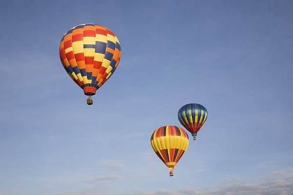 WA, Prosser, The Great Prosser Balloon Rally, Hot air balloons in flight