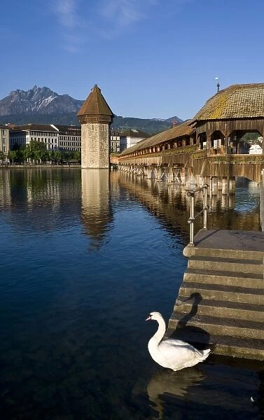 Wasserturm, Kapellbrucke, River Reuss, Pilatus mountain, Luzern or Lucerne, Switzerland