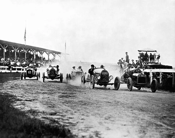 0005823. AUTOMOBILES: RACING.. Racing near Washington, D.C. in 1922