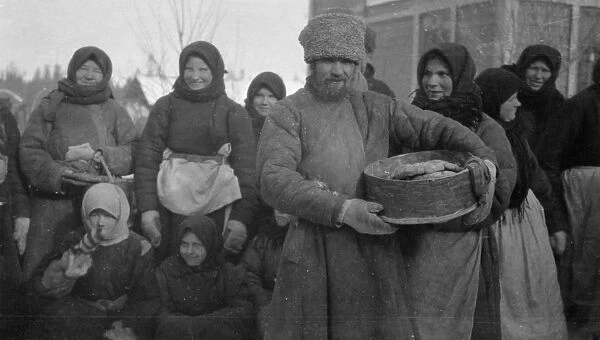 RUSSIA: MARKET, c1917. Peasants at market day in Vereshchagino, Russia