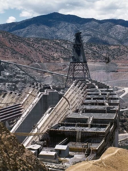 SHASTA DAM, 1942. Shasta Dam under construction in Shasta-Trinity National Forest
