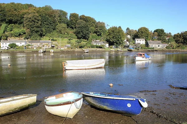 Lerryn nr Fowey Cornwall Autumn. River Saling Boats Riverside cottages