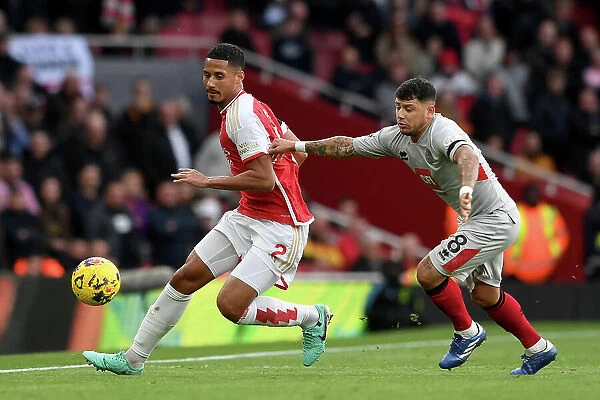 Arsenal vs Sheffield United: William Saliba and Gustavo Hamer Battle for Control in the 2023-24 Premier League Clash