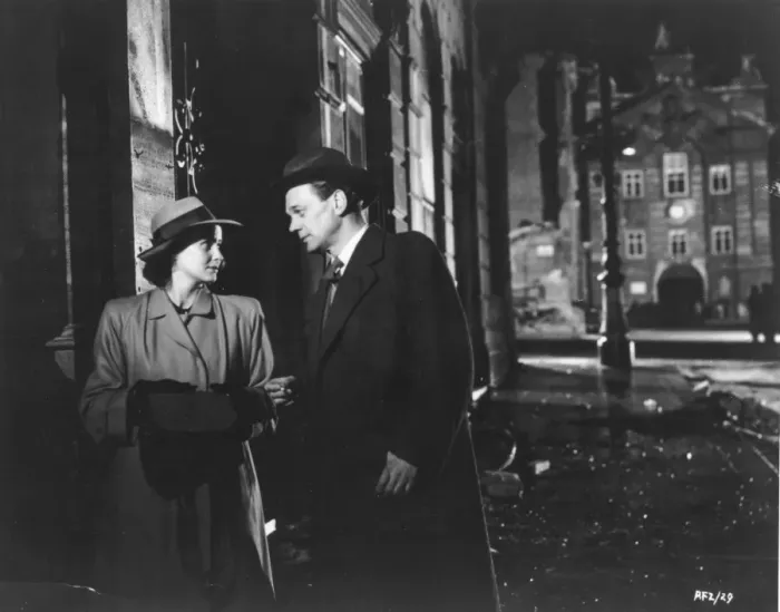 Framed Print : The Third Man Alida Valli and Joseph Cotten Print Framed Print : The Third Man Alida Valli and Joseph Cotten Print