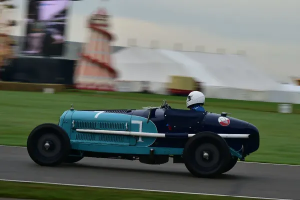 cm32-1109-christopher-mann-alfa-romeo-8c