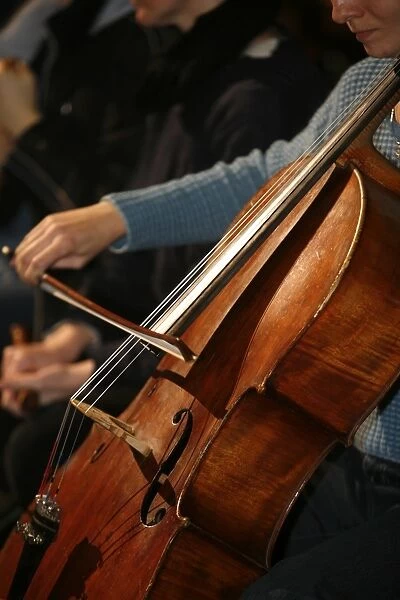 cello player