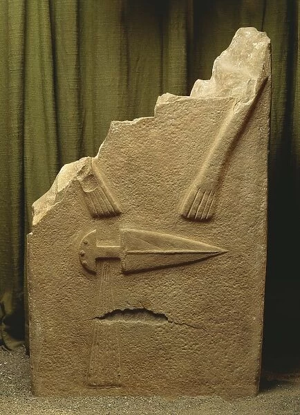 Male anthropomorphic statue-stele, type C, called Filetto I, with depiction of dagger, from Val di Magra in Lunigiana (Liguria-Tuscany Region), 3rd millennium bc