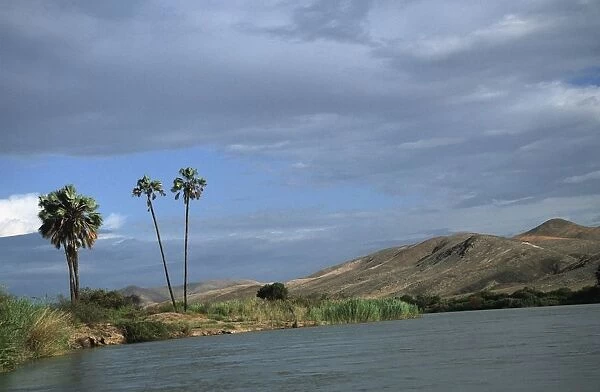 Namibia, Kunene Region, Kunene River, the border with Angola