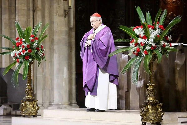 Paris archbishop Andrate Vingt-Trois saying mass at Notre Dame Cathedral