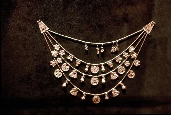 Phoenecian gold jewellery. 5th century BC