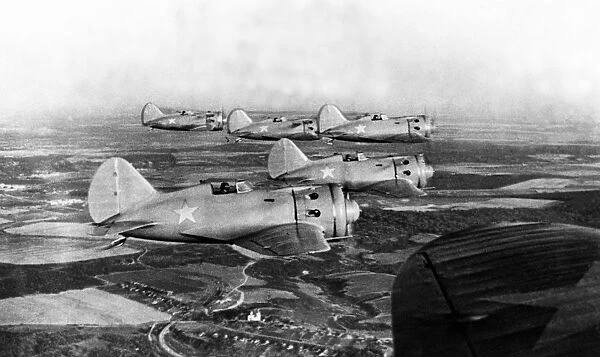 Soviet i-16 planes in flight, pre-world war 2