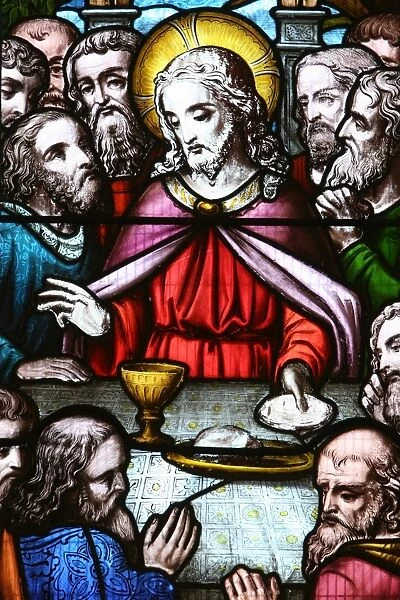 Stained glass window depicting Jesus Chrits Last Supper