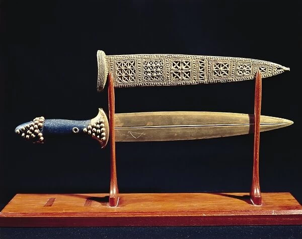 Sumerian civilization. Goldsmith art. Dagger and sheath in gold. From Royal Tombs of Ur