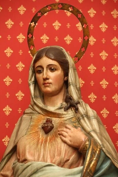 Virgin Mary statue in San Jeronimos church