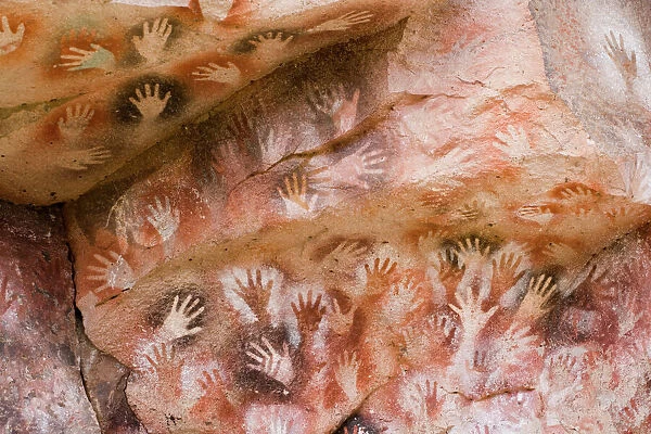 Argentina, Rio Pinturas, Cueva de los Manos, imprints of human hands on rock