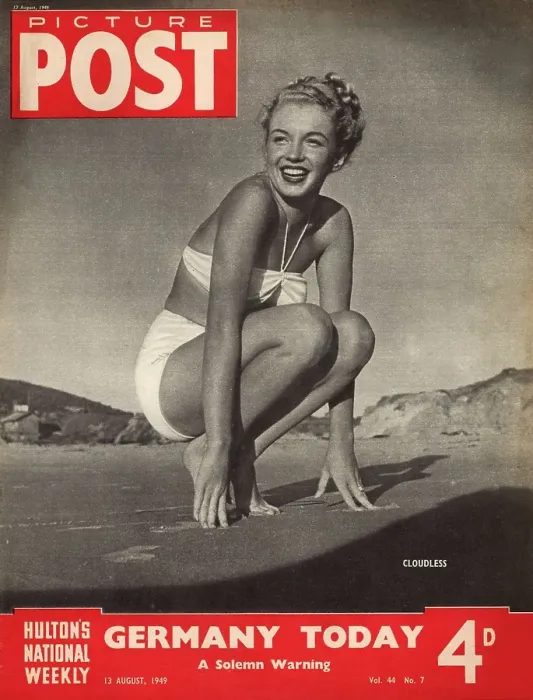 Framed Print : Marilyn Monroe Beach Print, 1949 Framed Print : Marilyn Monroe Beach Print, 1949