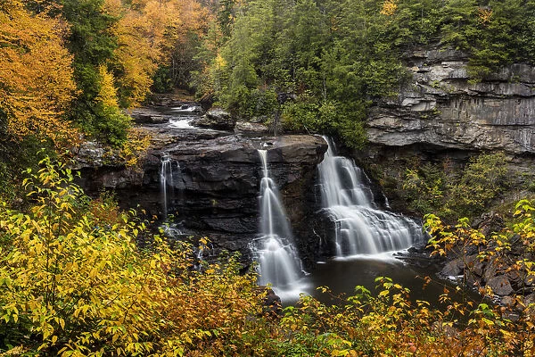 Scenic view of Blackwater Falls in autumn, Blackwater Falls State Park in Davis, West Virginia, USA