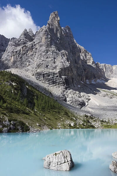 Sorapiss Lake and Mount Dito di Dio, 2603 m, Gruppo del Sorapiss, Dolomites, Alto Adige, South Tirol, Alps, Italy, Europe