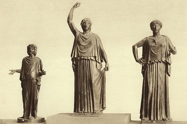Actresses, bronze statue, Ercolano (b  /  w photo)