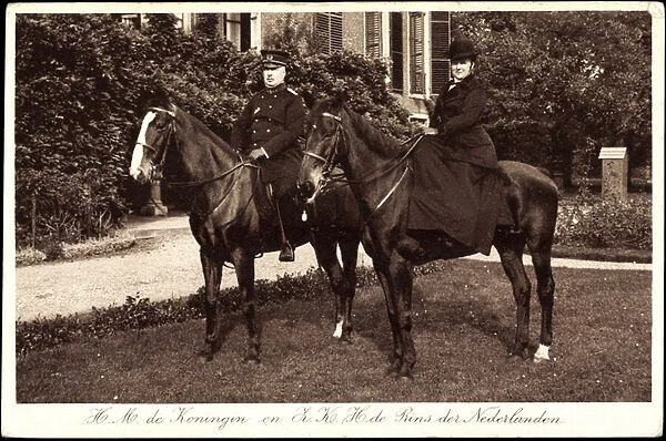 Ak H. M. de Koningin en Z. K. H. de Rins der Nederlanden, Pferde (b  /  w photo)