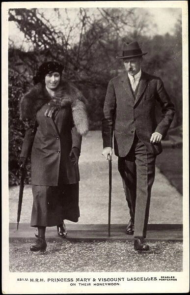 Ak H. R. H. Princess Mary and Viscount Lascelles, Honeymoon (b  /  w photo)
