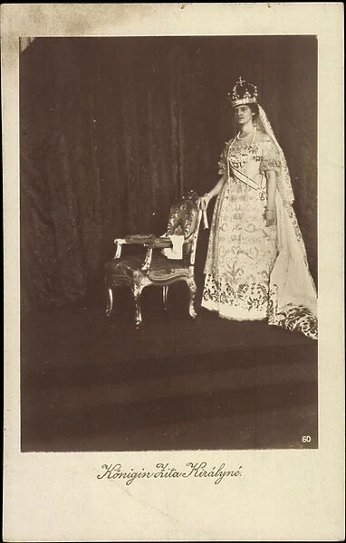 Ak Queen Zita Kiralyne of Hungary with fur (b  /  w photo)