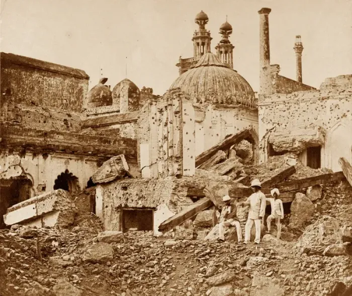 Framed Print : The Mine in Chutter Munzil Print, Lucknow 1857 Framed Print : The Mine in Chutter Munzil Print, Lucknow 1857