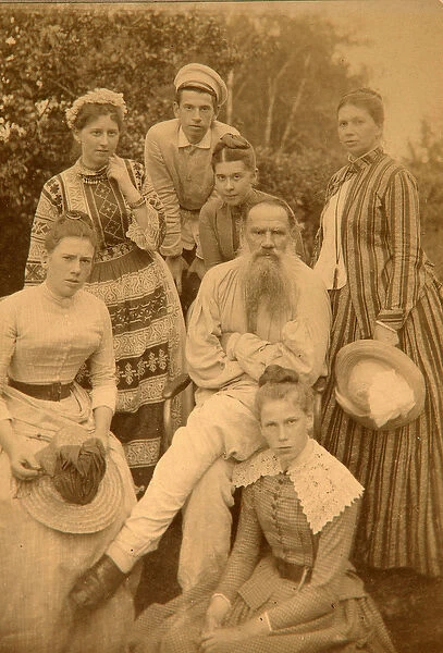 The author Leo Tolstoy with his family in Yasnaya Polyana (b  /  w photo)