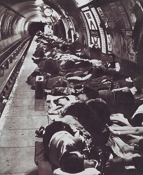 Blitz, 1940-41: Elephant and Castle Tube Station, 11 November 1940 (b / w photo)