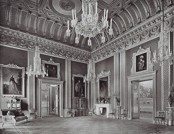 Buckingham Palace: The Green Drawing Room (b / w photo)