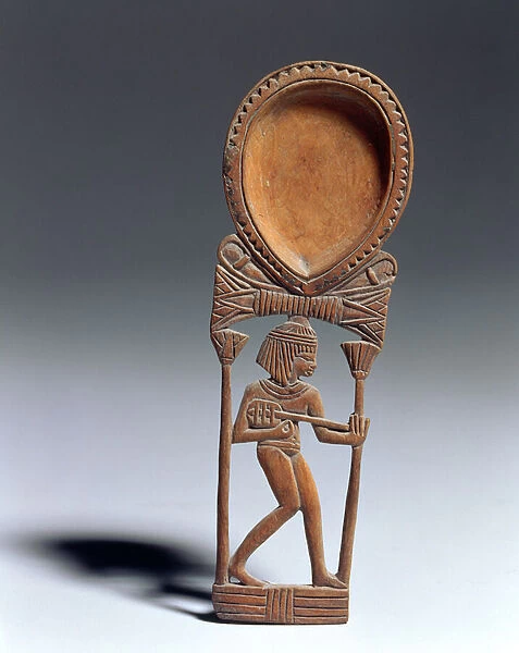 Cosmetic spoon with a figure of a lutenist, New Kingdom (wood)