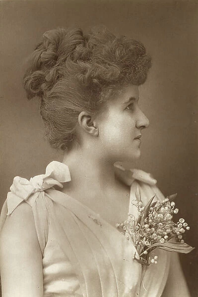 Decima Moore, singer and actress