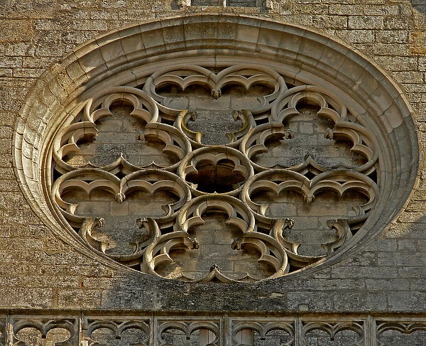 Depicting a rosette on the west facade