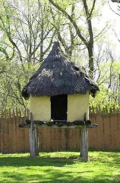 Elevated corn crib in Chucalissa Village, a 1500s Mississippean site reconstructed by the University of Memphis, Tennessee