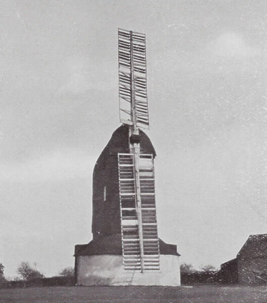 English Windmills: The Post Mill at Outwood (b / w photo)