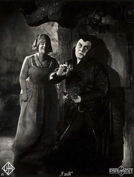 Still from the film Faust with Emil Jannings, 1926 (b  /  w photo)
